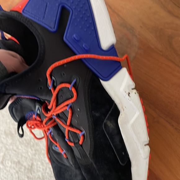 Nike Air Huarache Sneakers - Picture 4 of 7